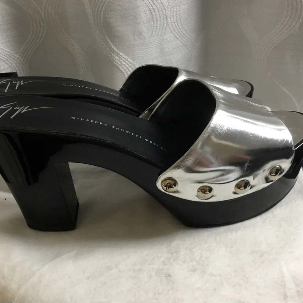 Giuseppe Zanotti Metallic Silver Slide Mules - Picture 4 of 10